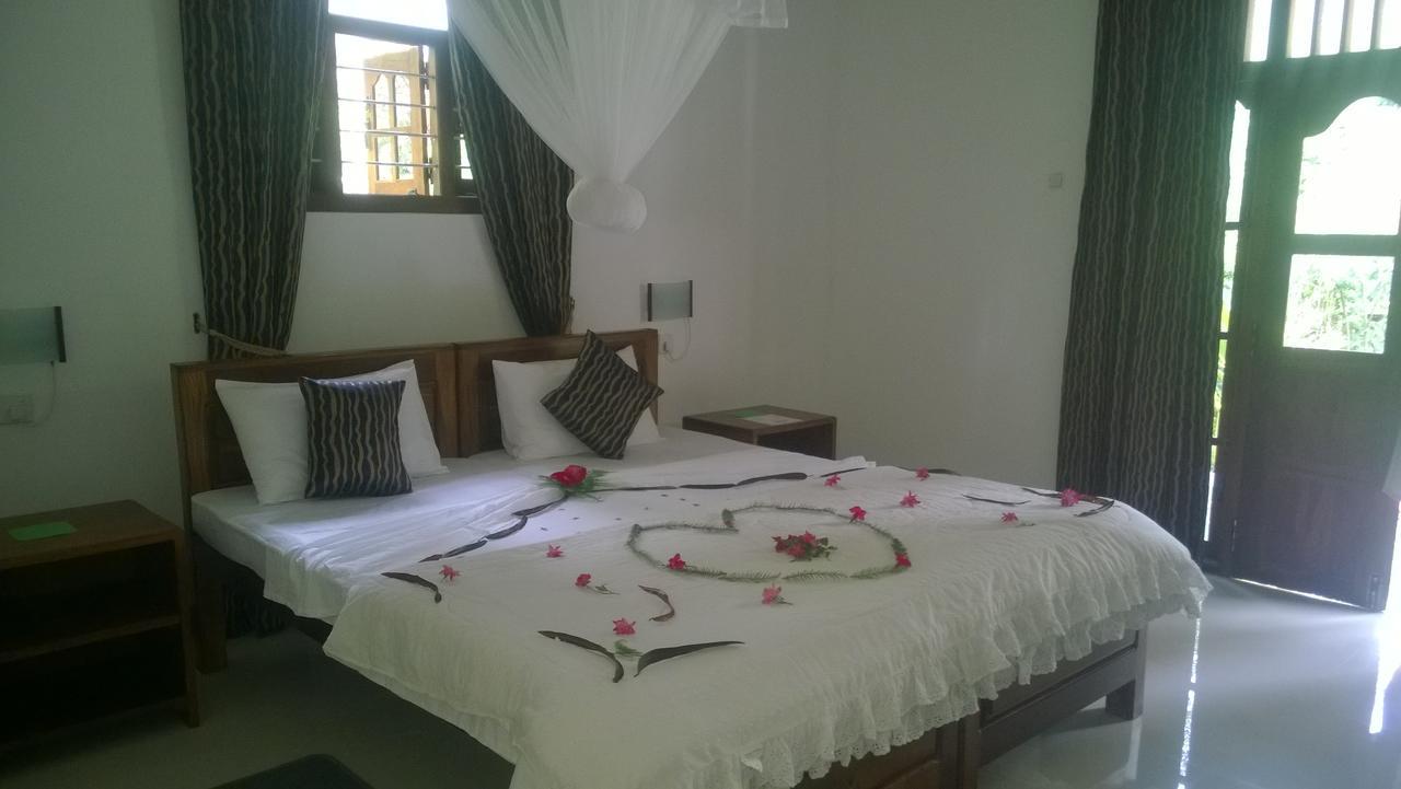 Sigiri Holiday Inn Inamaluwa Екстериор снимка